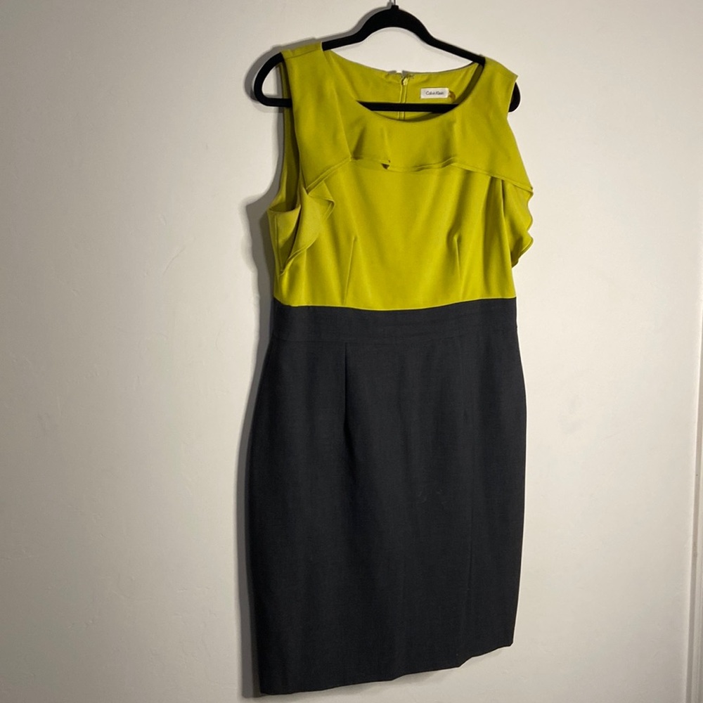 Calvin Klein size 14 sleeveless dress with neon green and gray bottom Lined